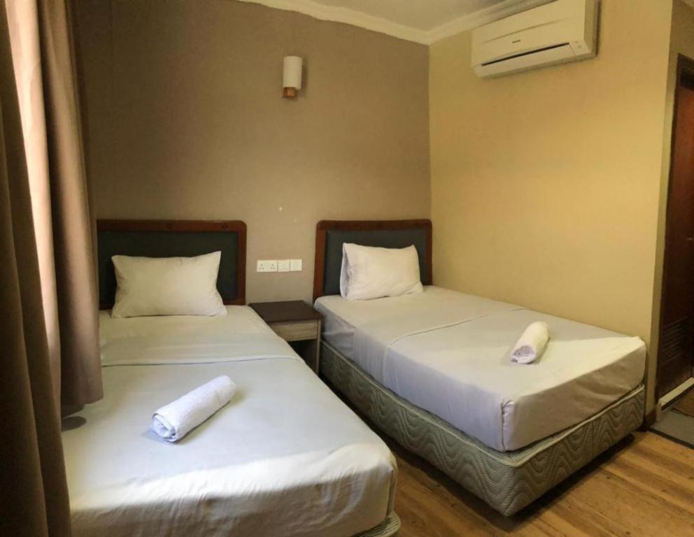Hotel Perdana Lawas Exterior photo